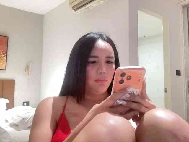 HOTFILIPINAHUGEBOOBS webcam
