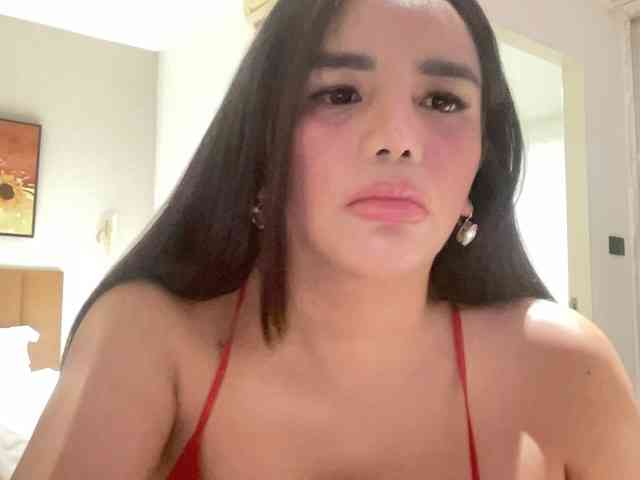 HOTFILIPINAHUGEBOOBS webcam