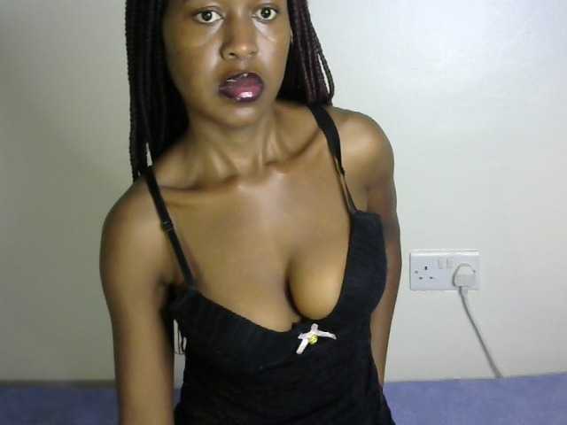 Sweetkiki live cam on BongaCams