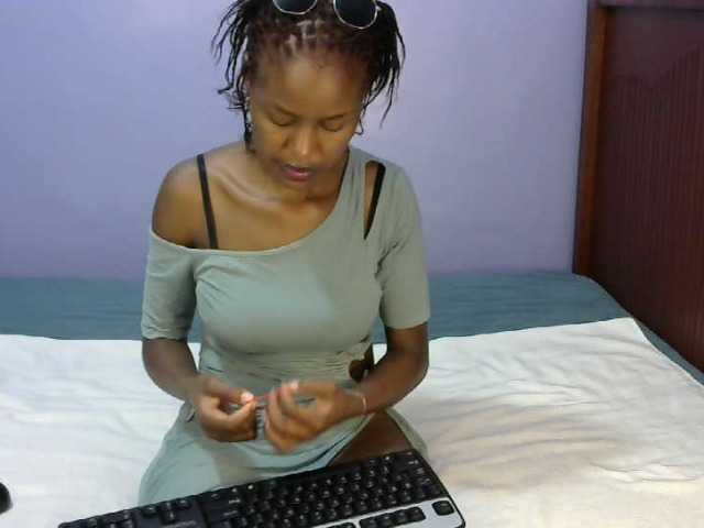Sweetkiki live cam on BongaCams