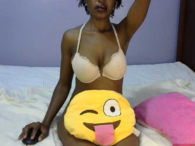 Sweetkiki live cam on BongaCams
