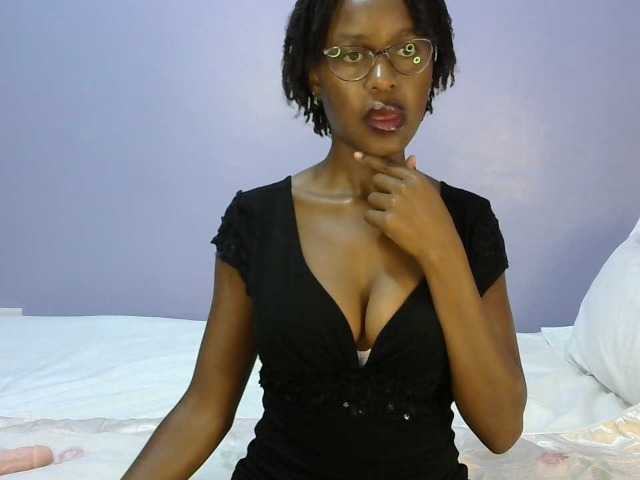 Sweetkiki live cam on BongaCams