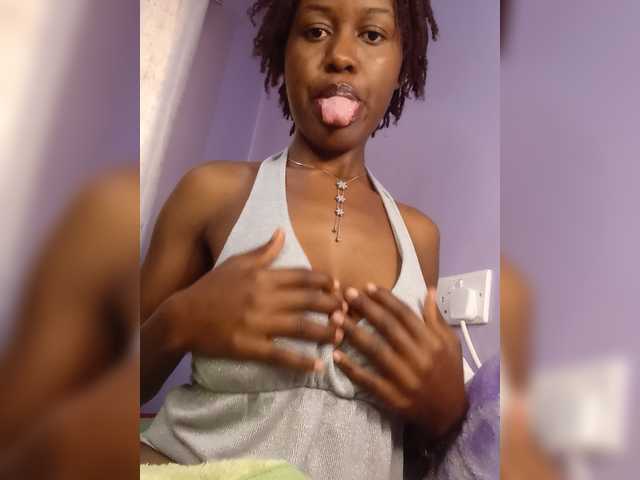 Sweetkiki live webcam show
