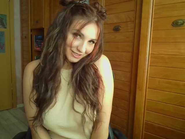 MagicalLouu live cam on BongaCams