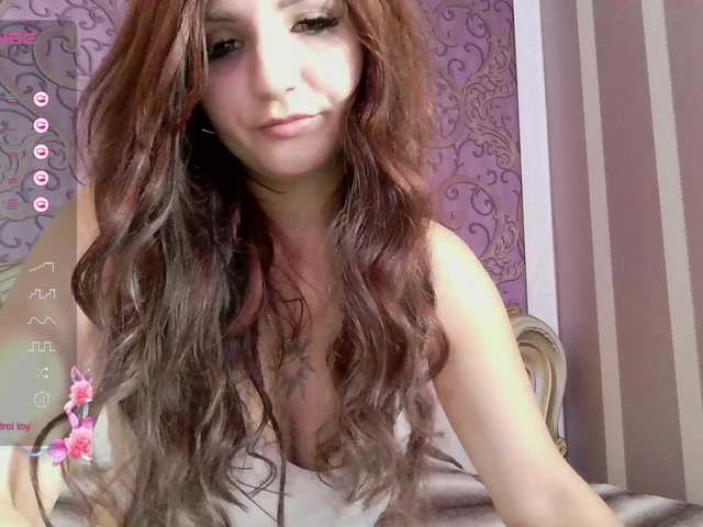 MagicalLouu live webcam show