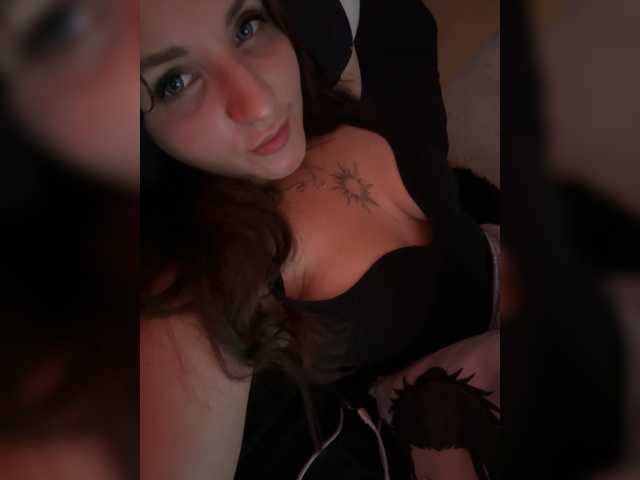 MagicalLouu live cam on BongaCams