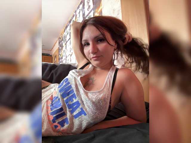 MagicalLouu live cam on BongaCams