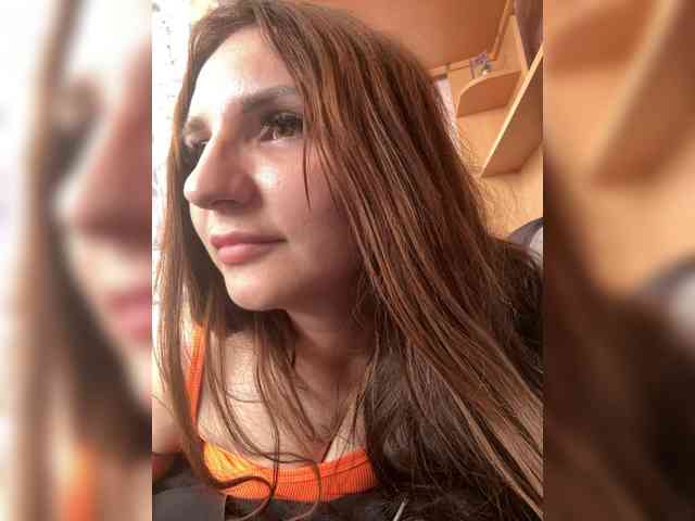 MagicalLouu Live Webcam on BongaCams