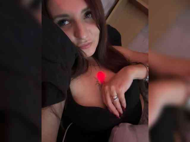 MagicalLouu webcam