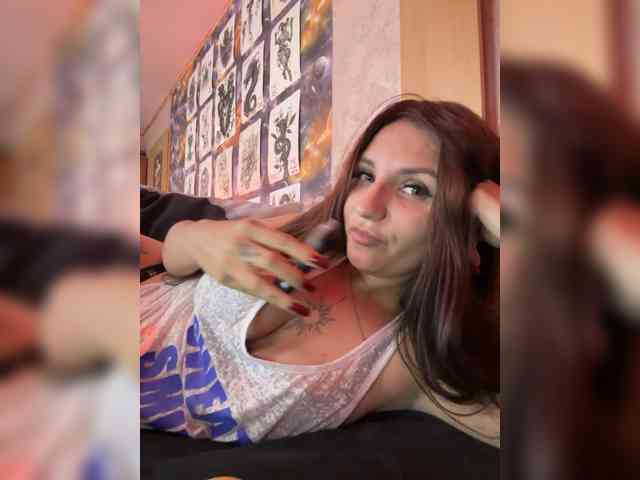 MagicalLouu webcam
