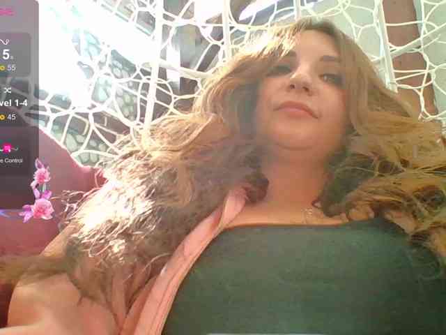 MagicalLouu webcam