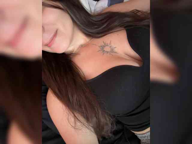 MagicalLouu webcam