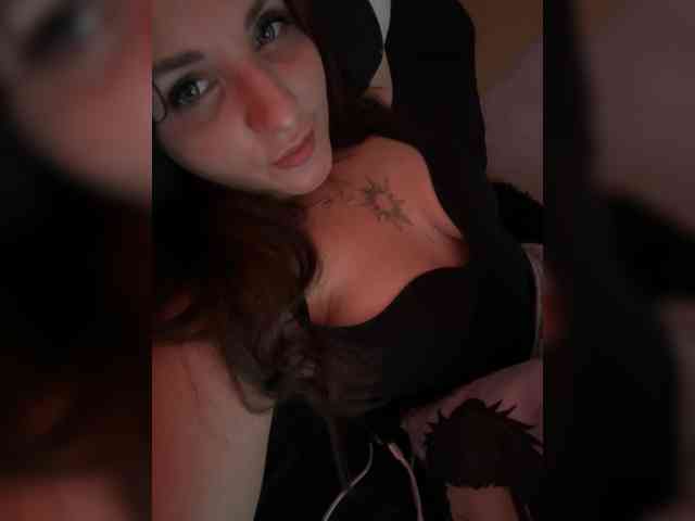 MagicalLouu webcam