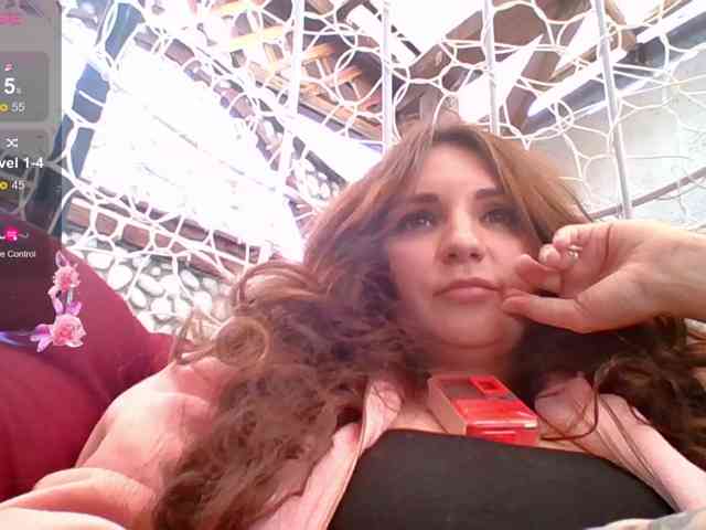 MagicalLouu webcam