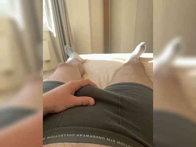 Shxhcrru's cam show statistics and live stream