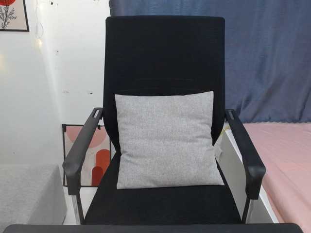 yana--99's BongaCams show and profile