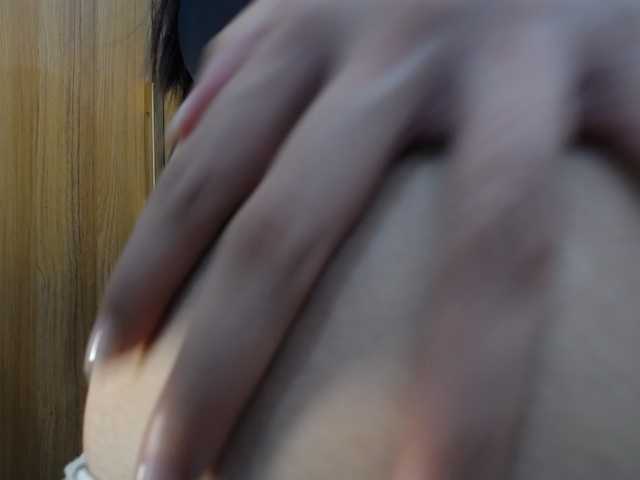 yana--99 live cam on BongaCams