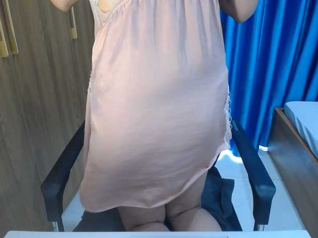 yana--99 live webcam show