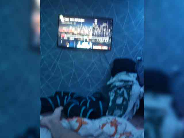 PORNOOWOOWW webcam