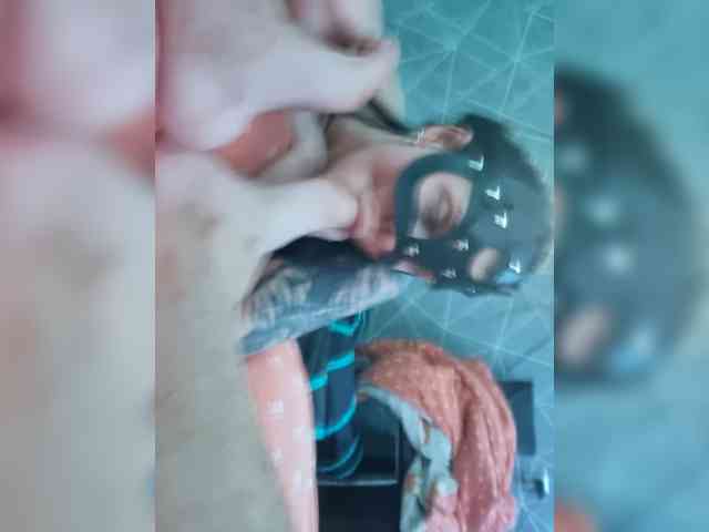 PORNOOWOOWW webcam
