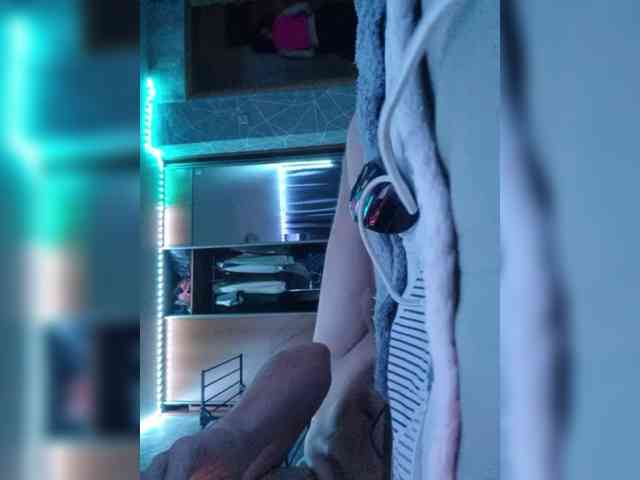 PORNOOWOOWW webcam