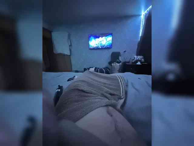 PORNOOWOOWW webcam