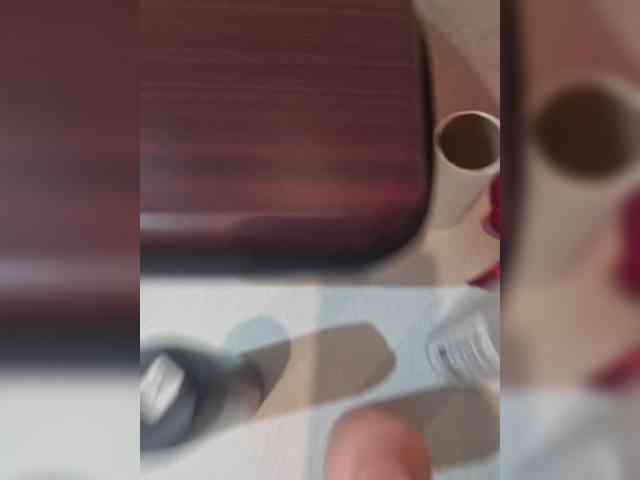 PORNOOWOOWW webcam