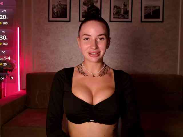-moon-girl-18 webcam