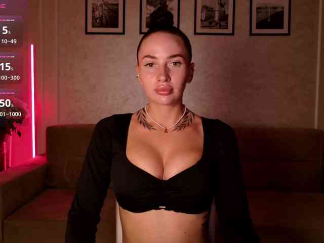 -moon-girl-18 webcam