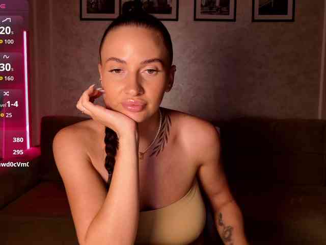 -moon-girl-18 webcam