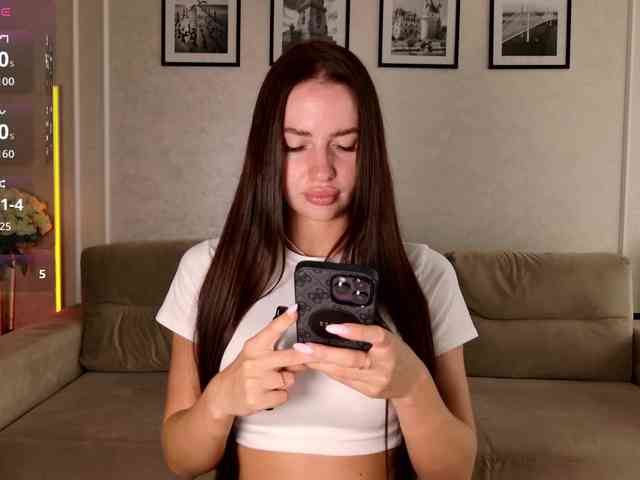 -moon-girl-18 webcam