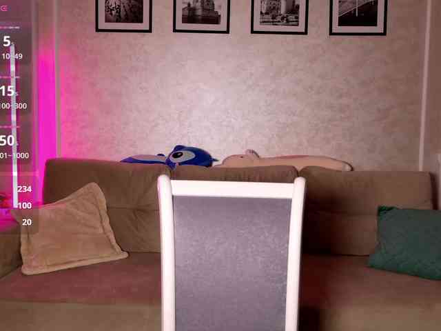 -moon-girl-18 webcam