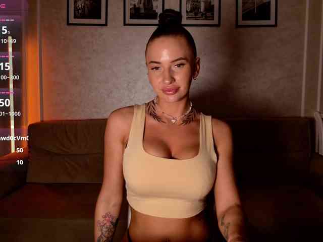 -moon-girl-18 webcam