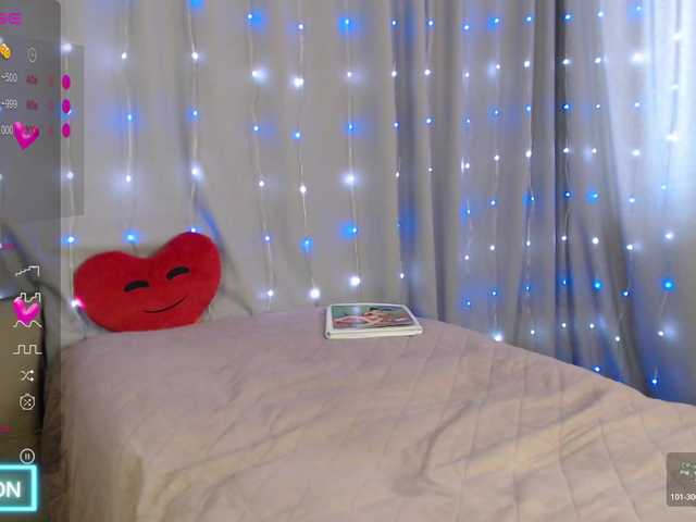 DaddysSluttyGirl live cam
