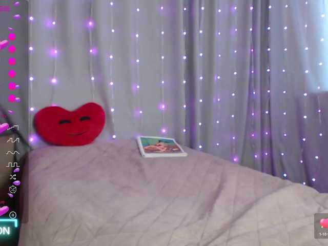 DaddysSluttyGirl live webcam show