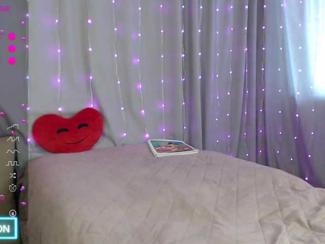 DaddysSluttyGirl live cam on BongaCams