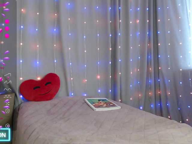 DaddysSluttyGirl live webcam show