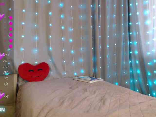 DaddysSluttyGirl webcam