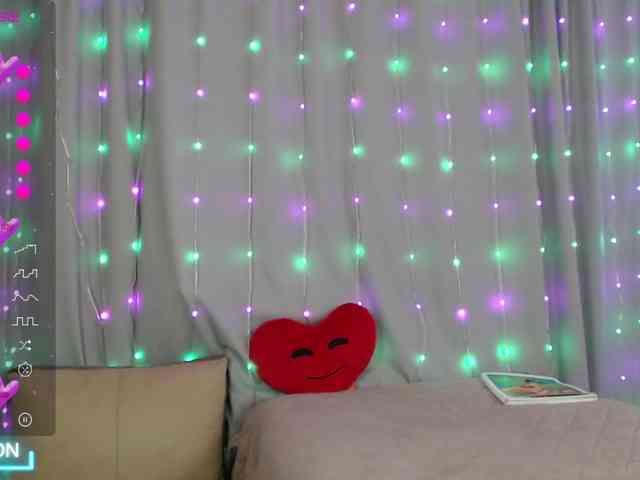 DaddysSluttyGirl webcam