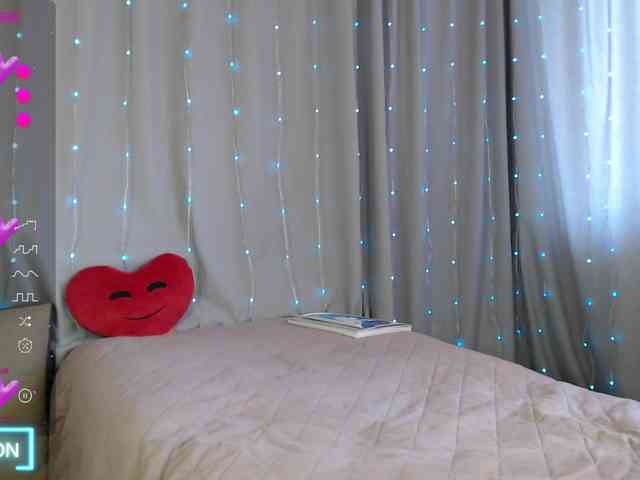 DaddysSluttyGirl webcam