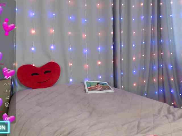 DaddysSluttyGirl webcam