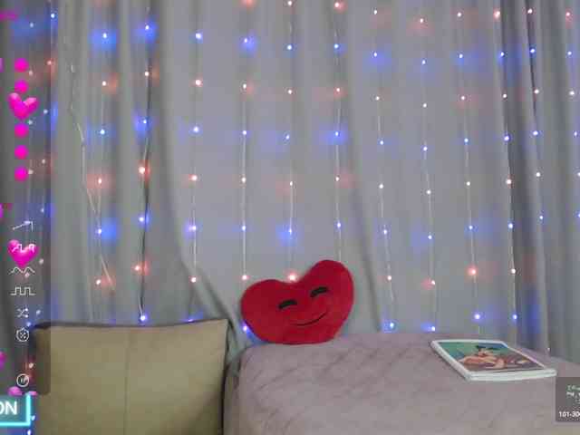 DaddysSluttyGirl webcam