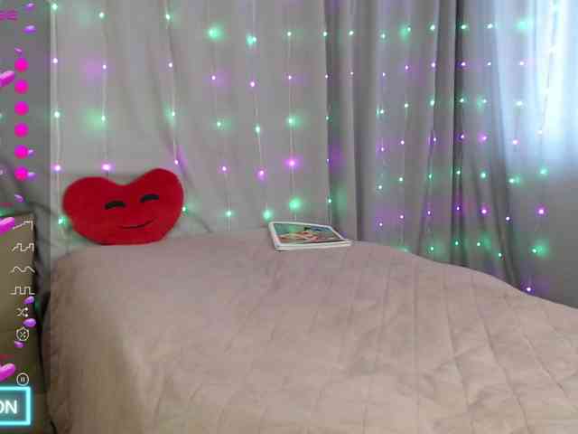 DaddysSluttyGirl webcam