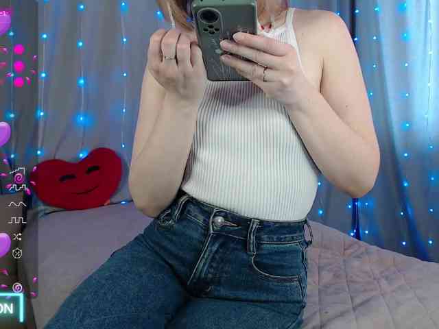 DaddysSluttyGirl webcam