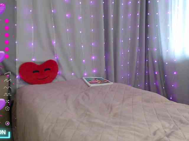 DaddysSluttyGirl webcam
