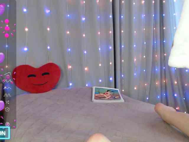 DaddysSluttyGirl webcam
