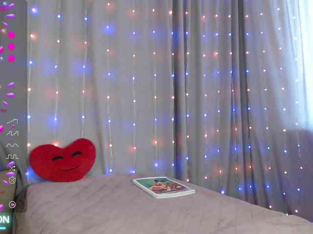 DaddysSluttyGirl webcam