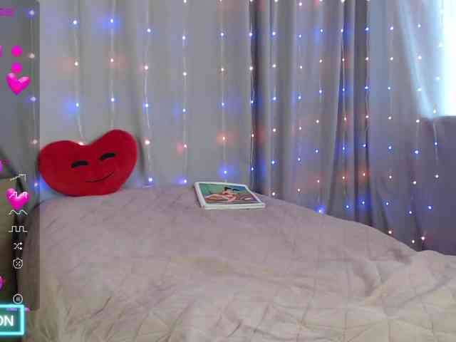 DaddysSluttyGirl webcam