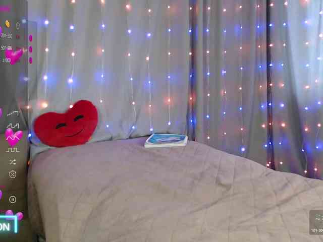 DaddysSluttyGirl webcam