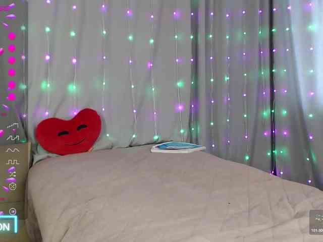 DaddysSluttyGirl webcam